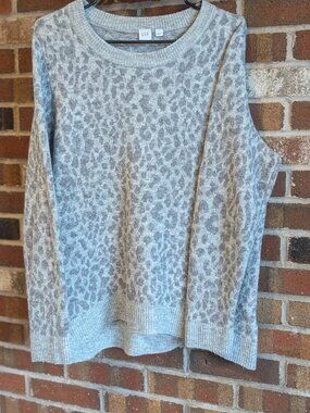 Gap Gray Leopard Print Crewneck Pullover Knit Sweater - Women’s Size L